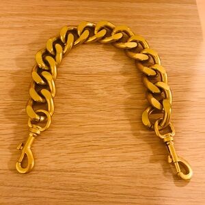 Removable gold tone chunky chain
